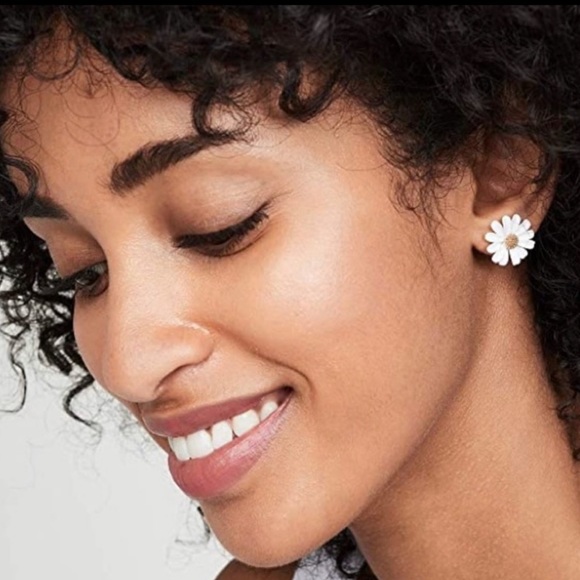 Kate Spade All Abuzz Bee Daisy Stud Earrings - Picture 7 of 8